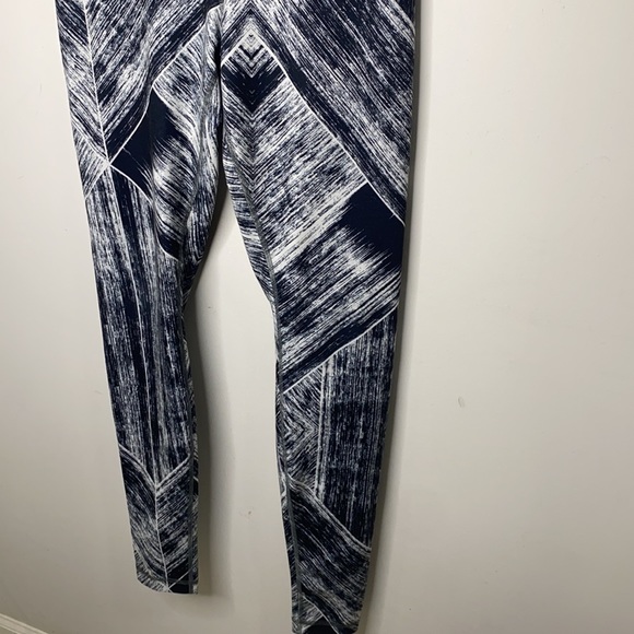 Lululemon eWunder Under Pant *Full-On 8 - Picture 7 of 13